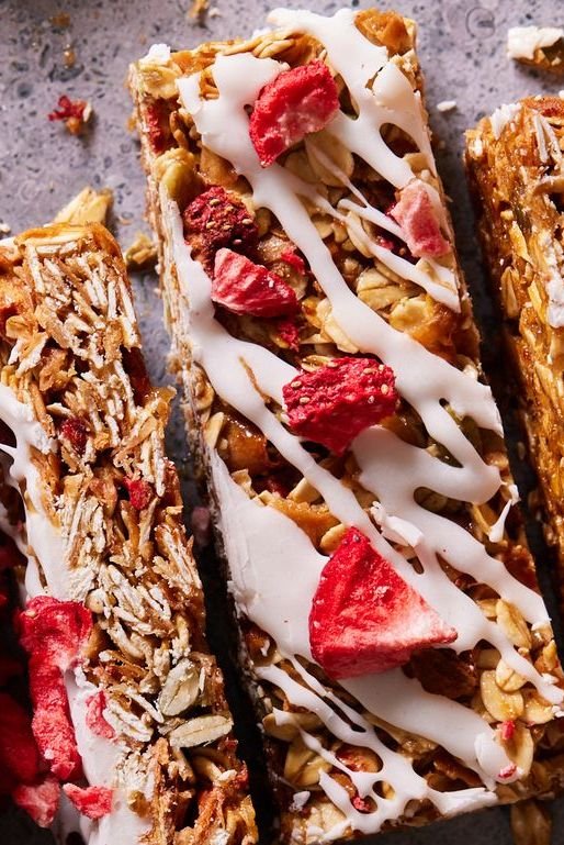 Strawberries 'n' Cream Granola Bars