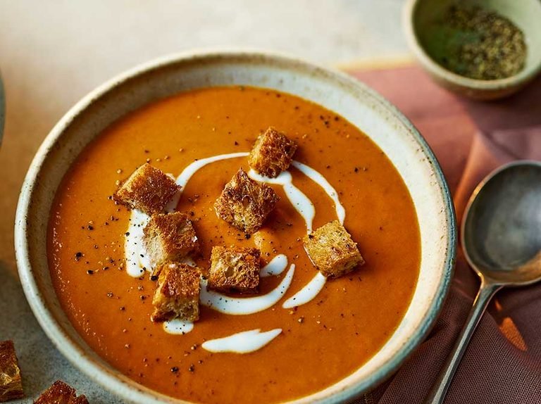 Roasted red pepper soup with crispy croutons