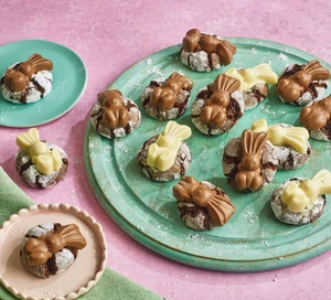 Easter crinkle cookies