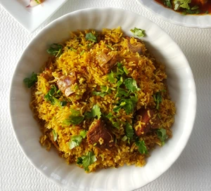 Akhni fulab (lamb pilau)