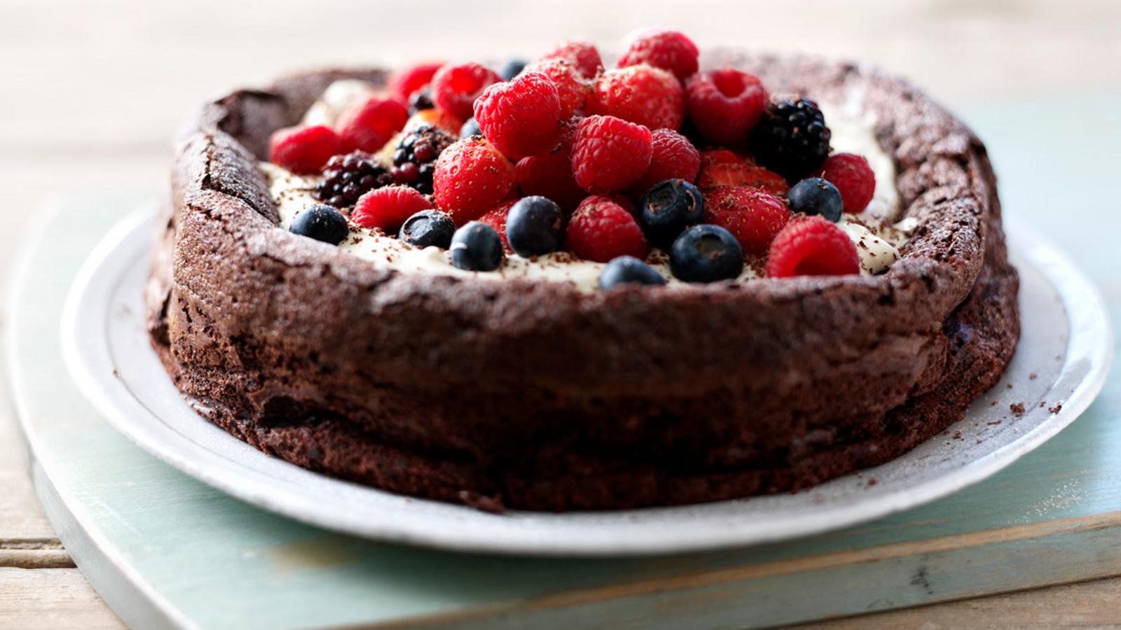 Flourless chocolate espresso cake